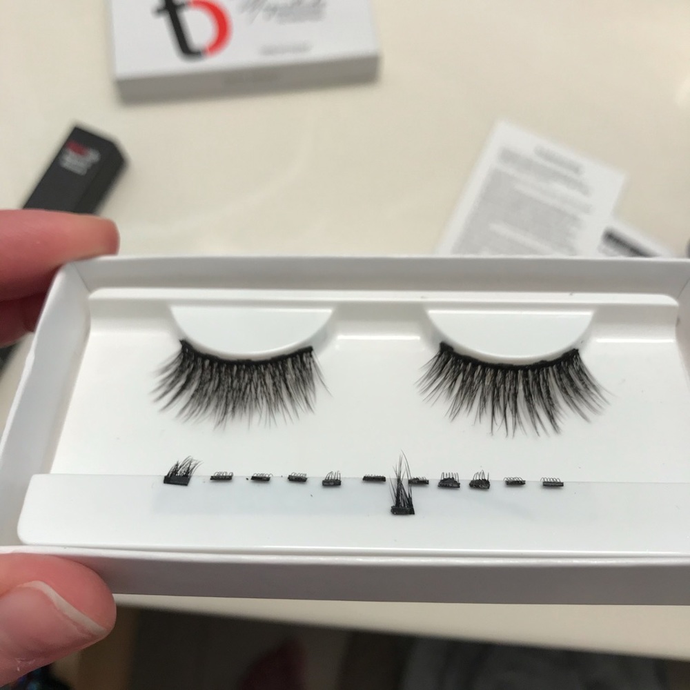 Magnetic Lashes - Picture 5 of 12